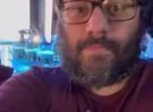 BYD Dolphin 2026 ganha versão mais potente e maior, interior renovado com tela fixa e 177 cv para disputar mercado com Chevrolet e rivais no Brasil