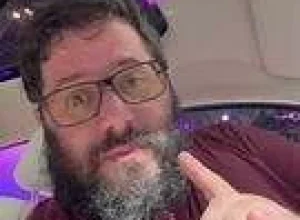 Ora 5 da GWM, híbrido com promessa de até 1.100 km com um tanque, chega no Salão de Pequim para disputar mercado com Corolla Cross e Haval H6