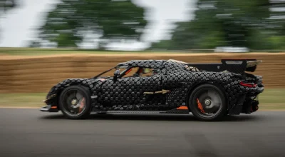 Carro esportivo de Lego em tamanho real alcança 111 km/h, bate recorde da marca e revela réplica do Koenigsegg com 327 mil peças e 1.800 kg