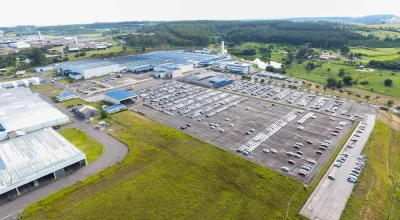 Fechamento da fábrica da Toyota em Indaiatuba após 28 anos e 1,5 milhão de Corollas produzidos, produção migra para Sorocaba e nova planta terá foco em híbridos